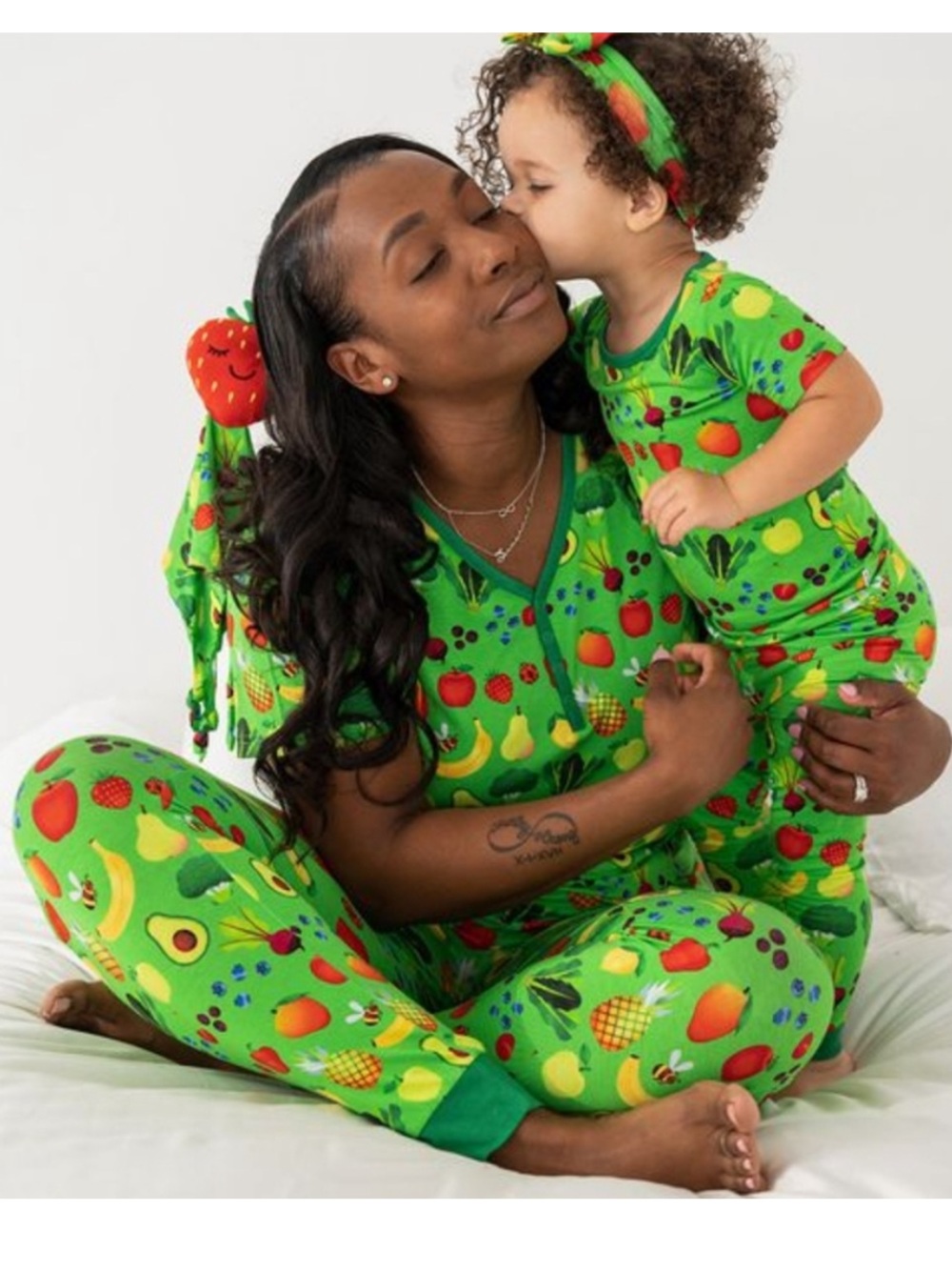 Little Sleepies Once Upon A Farm Shirt and Joggers Pajama Set Size Small